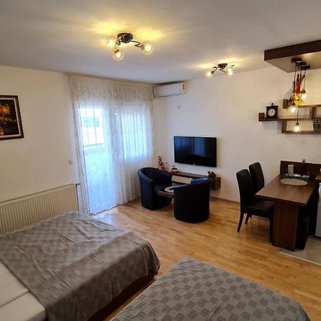 Dm Apartment Ni Exterior foto