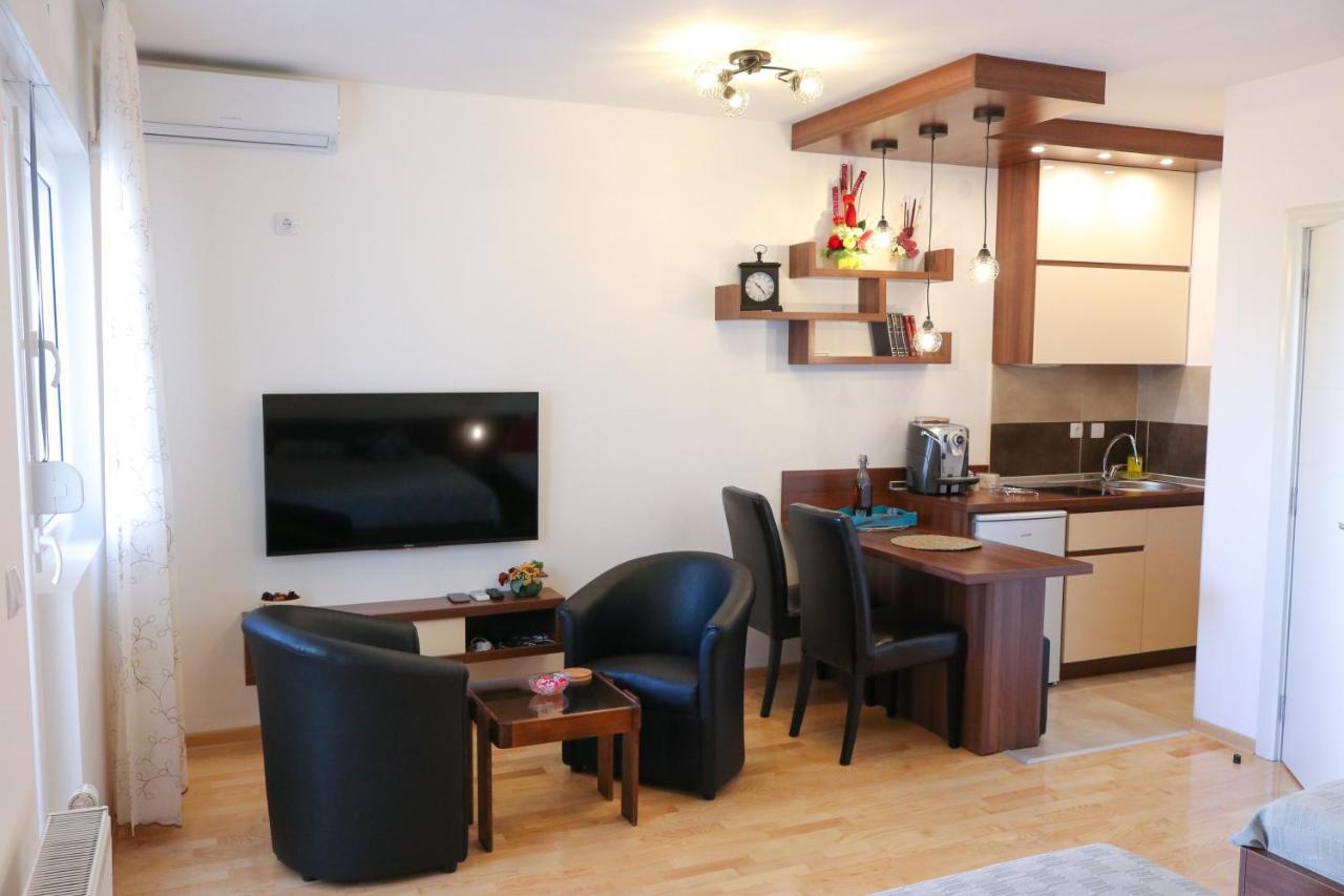Dm Apartment Ni Exterior foto
